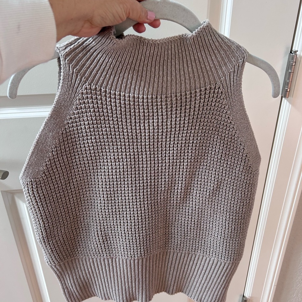 Epoque Evolution Organic Cotton Chunky Open Knit Mock Neck Tank. Quiet luxury. M - Picture 4 of 8